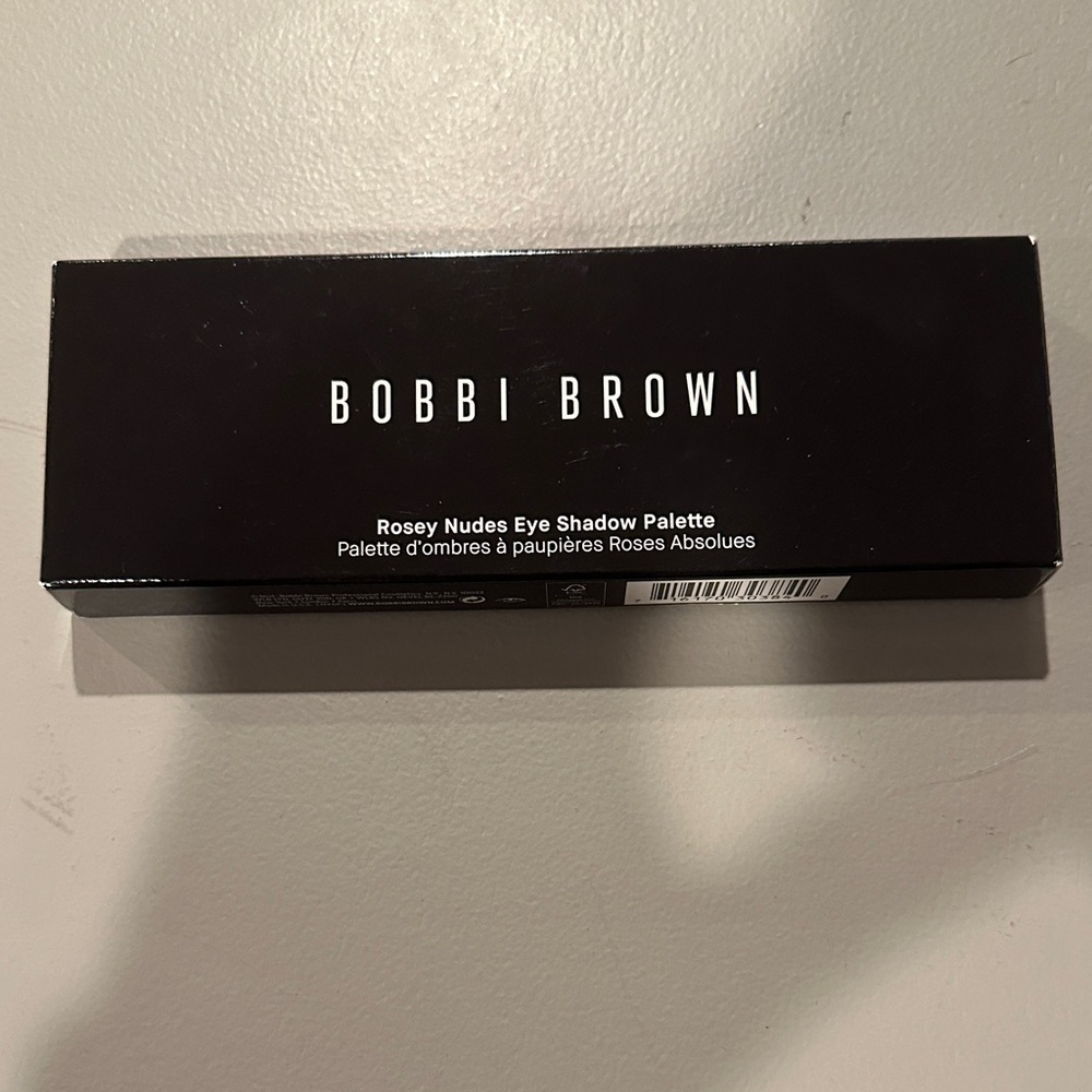 Bobbi Brown Rosey Nudes Eye Shadow Palette in Black